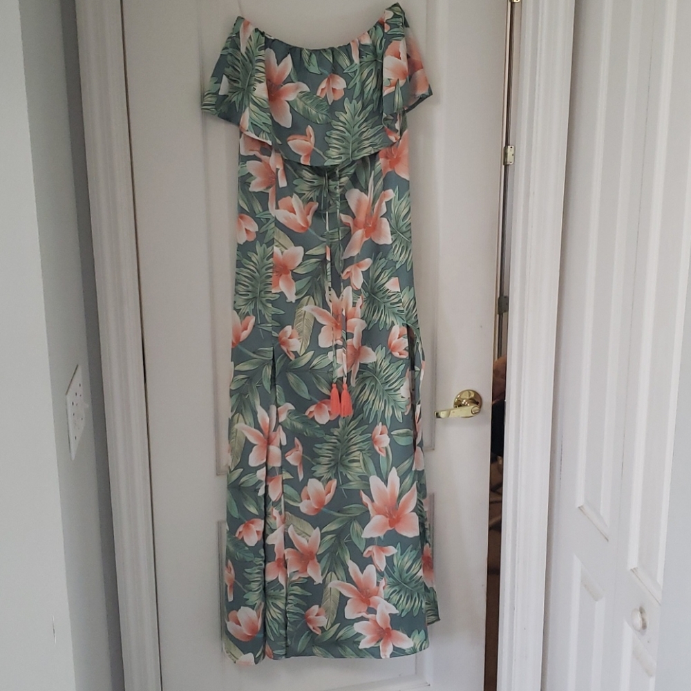 Vici- Aakaa Maxi Dress